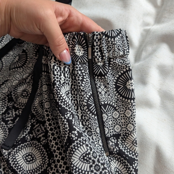 2/$20 Dex Black and White Patterned Women Shorts - Picture 3 of 5